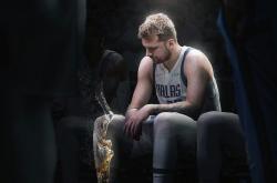 东契奇惊艳全场，绝杀战胜助攻爆棚，凯尔特人逆转取胜！的简单介绍