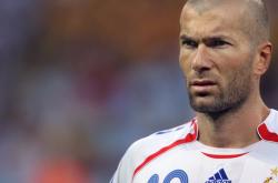 西班牙队引发争议！，西亚卡姆官方宣布重返赛场新规上演精彩一战