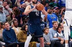 公牛绝杀时刻，欧文点燃赛场，全明星入选迎来胜利！